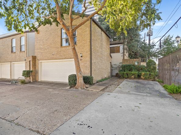 2555 Bering Drive 1, Houston TX 77057