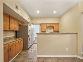 2555 Bering Drive 1, Houston TX 77057