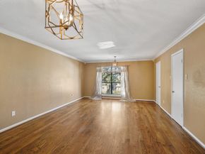 2555 Bering Drive 1, Houston TX 77057