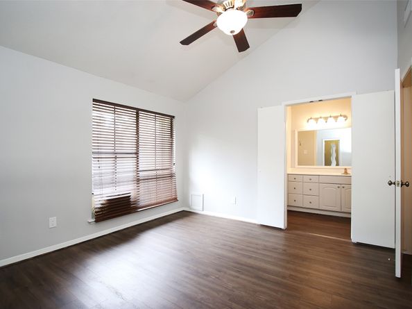 9400 Doliver Drive 70, Houston TX 77063