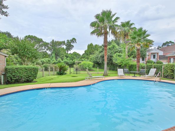 9400 Doliver Drive 70, Houston TX 77063