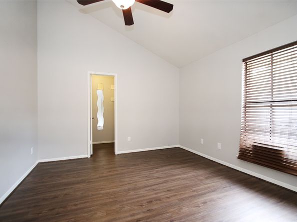 9400 Doliver Drive 70, Houston TX 77063