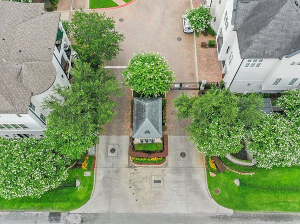 1753 Upland Lakes, Houston TX 77043
