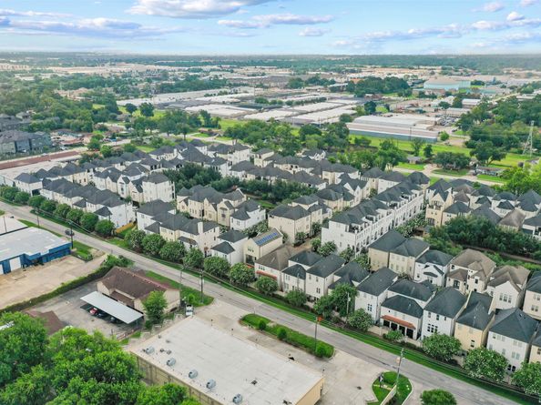 1753 Upland Lakes, Houston TX 77043