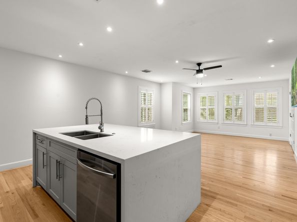 2409 Dryden Road, Houston TX 77030