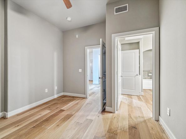 1901 Post Oak Boulevard 1206, Houston TX 77056