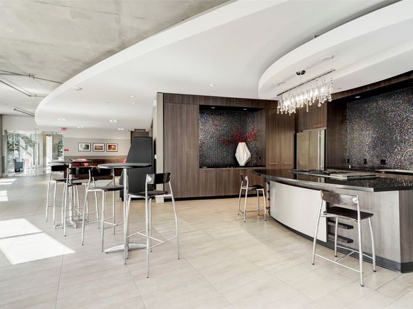 1901 Post Oak Boulevard 1206, Houston TX 77056