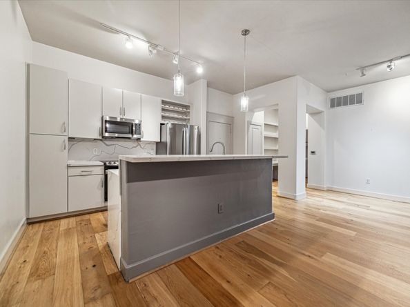 1901 Post Oak Boulevard 1206, Houston TX 77056