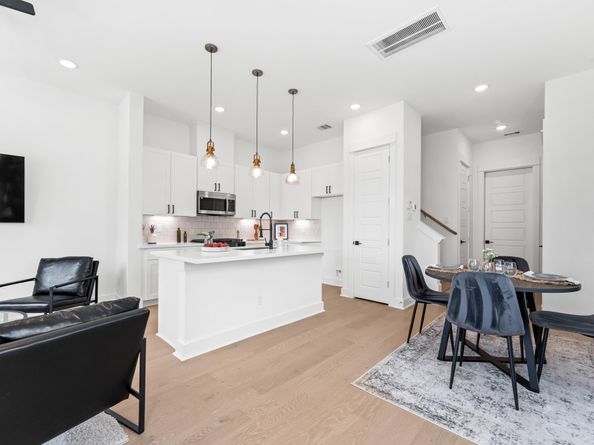 2213 Springwood Vista Lane, Houston TX 77055
