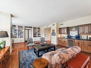 5110 San Felipe Street 36/37W, Houston TX 77056