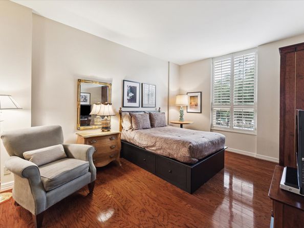 5110 San Felipe Street 36/37W, Houston TX 77056