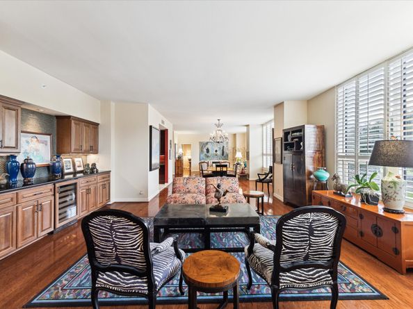 5110 San Felipe Street 36/37W, Houston TX 77056