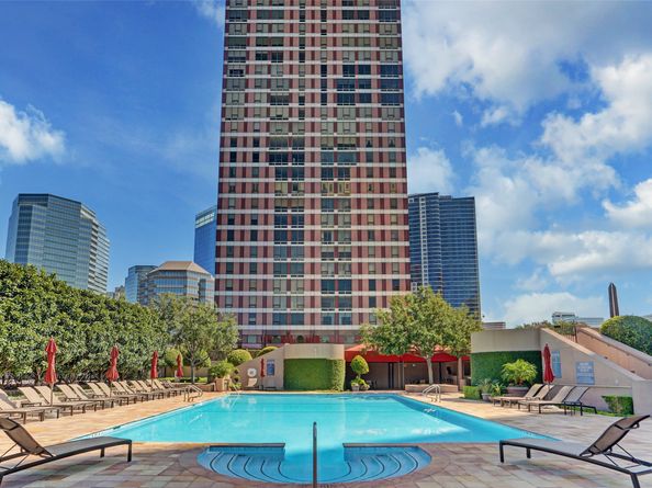 5110 San Felipe Street 36/37W, Houston TX 77056