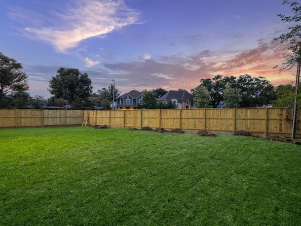 1112 Kinley Lane, Houston TX 77018