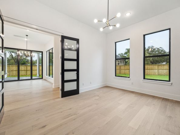 1112 Kinley Lane, Houston TX 77018