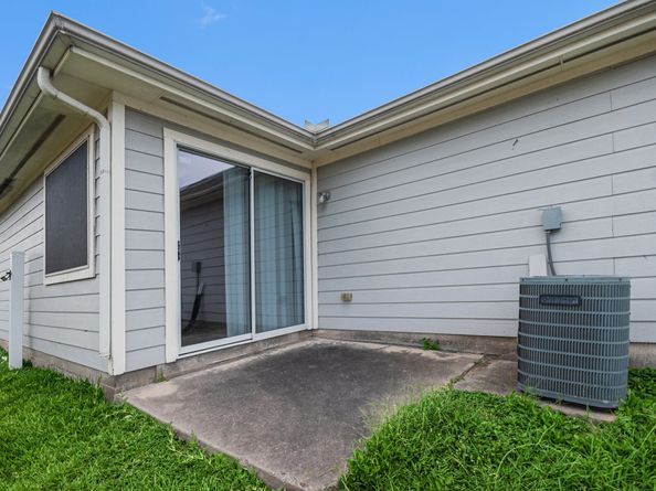 1539 Nichole Woods Drive, Houston TX 77047