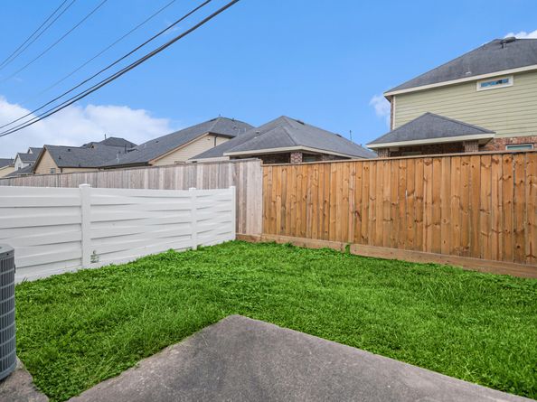 1539 Nichole Woods Drive, Houston TX 77047