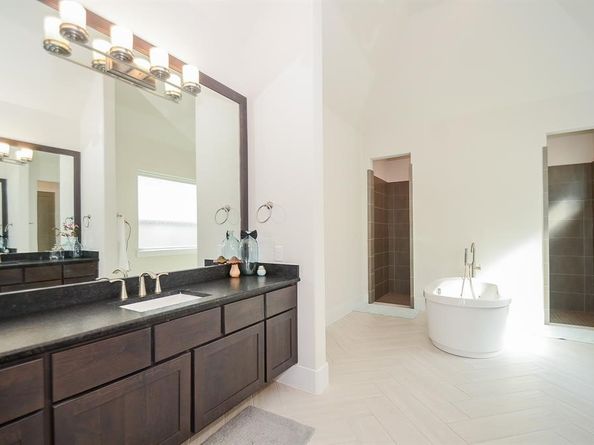 11 Laurel Wreath Trail, Sugar Land TX 77498