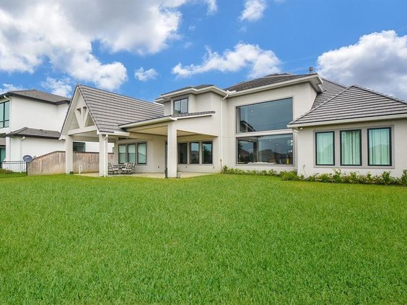 11 Laurel Wreath Trail, Sugar Land TX 77498