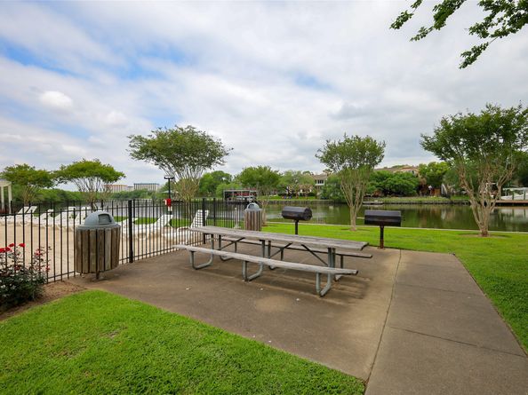 18511 Egret Bay Boulevard 310, Webster TX 77058