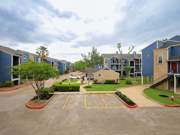 18511 Egret Bay Boulevard 310, Webster TX 77058