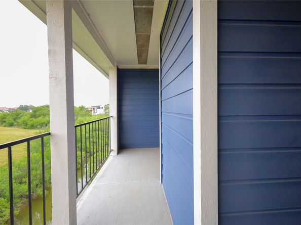 18511 Egret Bay Boulevard 310, Webster TX 77058