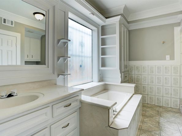 2709 Blodgett Street, Houston TX 77004