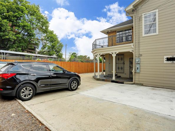 2709 Blodgett Street, Houston TX 77004