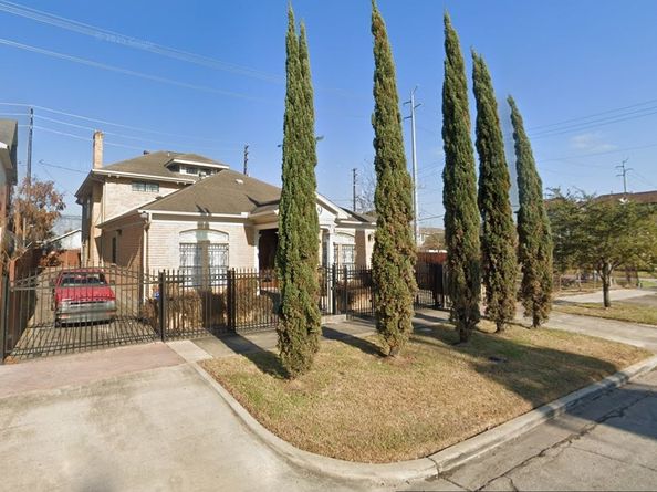 2709 Blodgett Street, Houston TX 77004