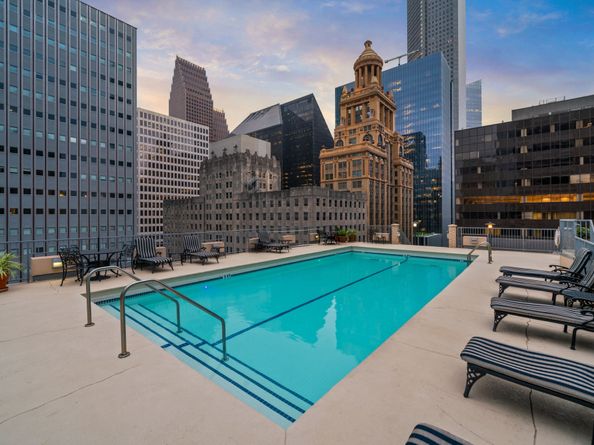 914 Main Street 2204, Houston TX 77002