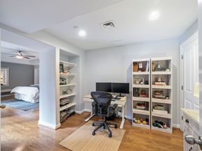 914 Main Street 2204, Houston TX 77002