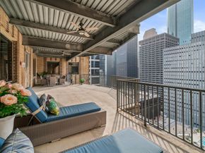 914 Main Street 2204, Houston TX 77002