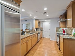 914 Main Street 2204, Houston TX 77002