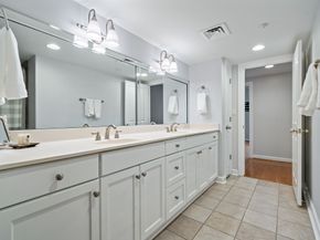 914 Main Street 2204, Houston TX 77002