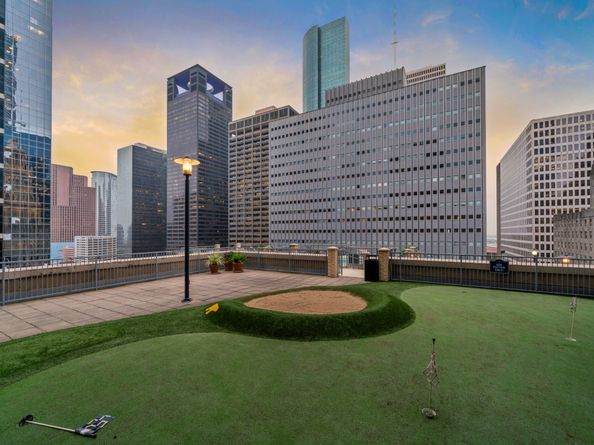 914 Main Street 2204, Houston TX 77002