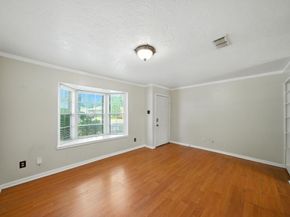 10666 Hazelhurst Drive 22, Houston TX 77043