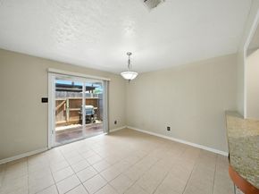 10666 Hazelhurst Drive 22, Houston TX 77043