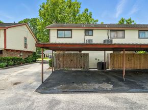 10666 Hazelhurst Drive 22, Houston TX 77043