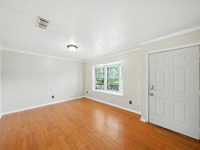 10666 Hazelhurst Drive 22, Houston TX 77043