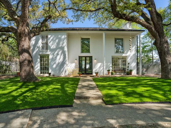 2207 Stanmore Drive, Houston TX 77019
