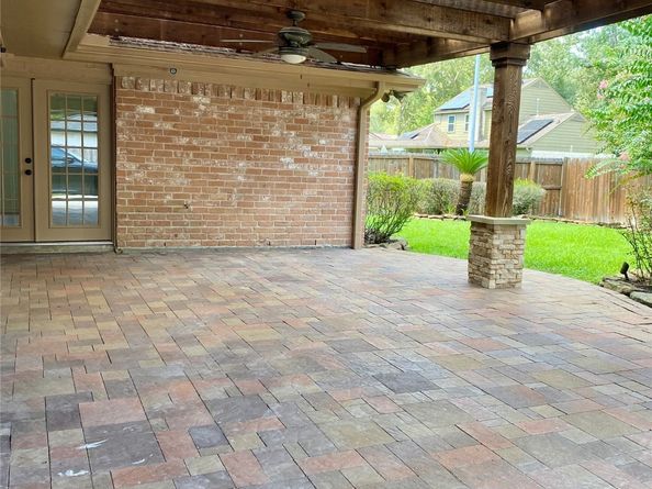 2203 Rolling Meadows Drive, Houston TX 77339