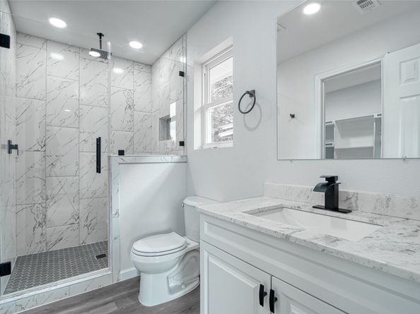 5727 Thrush Drive, Houston TX 77033
