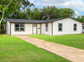 5727 Thrush Drive, Houston TX 77033