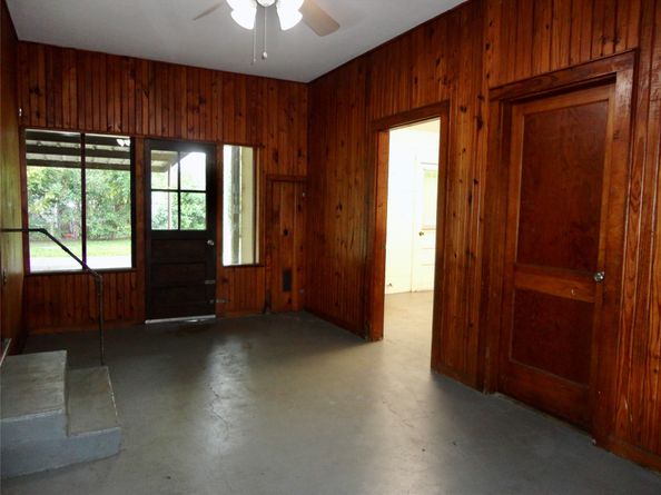 400 N ELM Street, Tomball TX 77375
