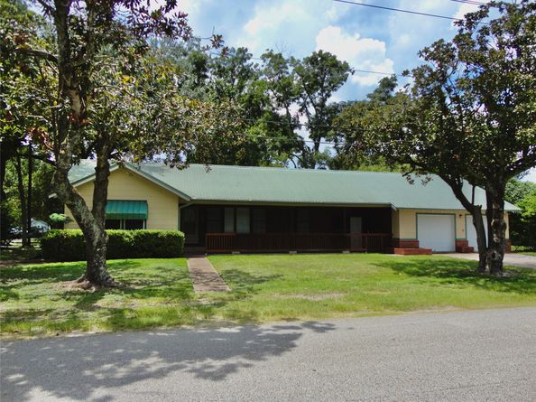 400 N ELM Street, Tomball TX 77375