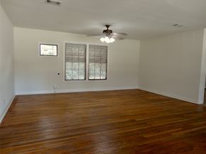 400 N ELM Street, Tomball TX 77375