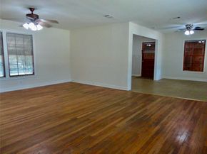 400 N ELM Street, Tomball TX 77375