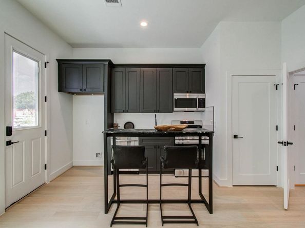 1109 Ennis Street, Houston TX 77003
