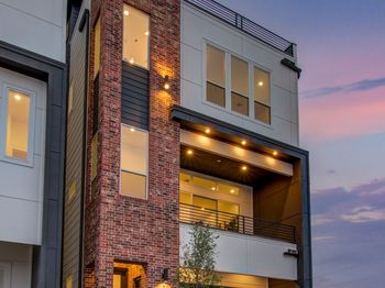 1109 Ennis Street