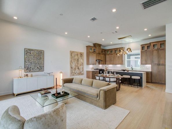 1109 Ennis Street, Houston TX 77003